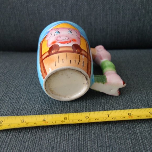 Ceramic Coffee Mug with Pig Design and Pig Handle - Picture 12 of 13